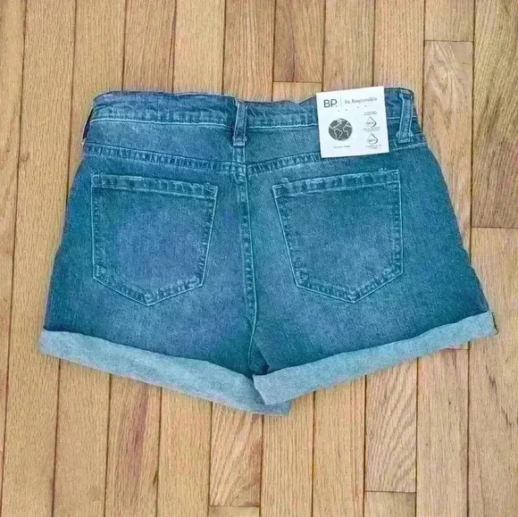 BP | Mid Rise Medium Wash Folded Jean  Shorts US 28 - Picture 2 of 2